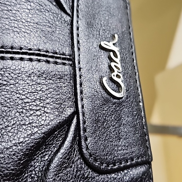 Coach Black Pleated Leather Convertible Minibag/Wristlet Silvertone HDWR VGUC - Picture 2 of 16